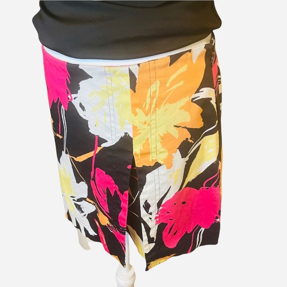 CACHE - Vintage Bright Floral Skort. - Picture 5 of 11